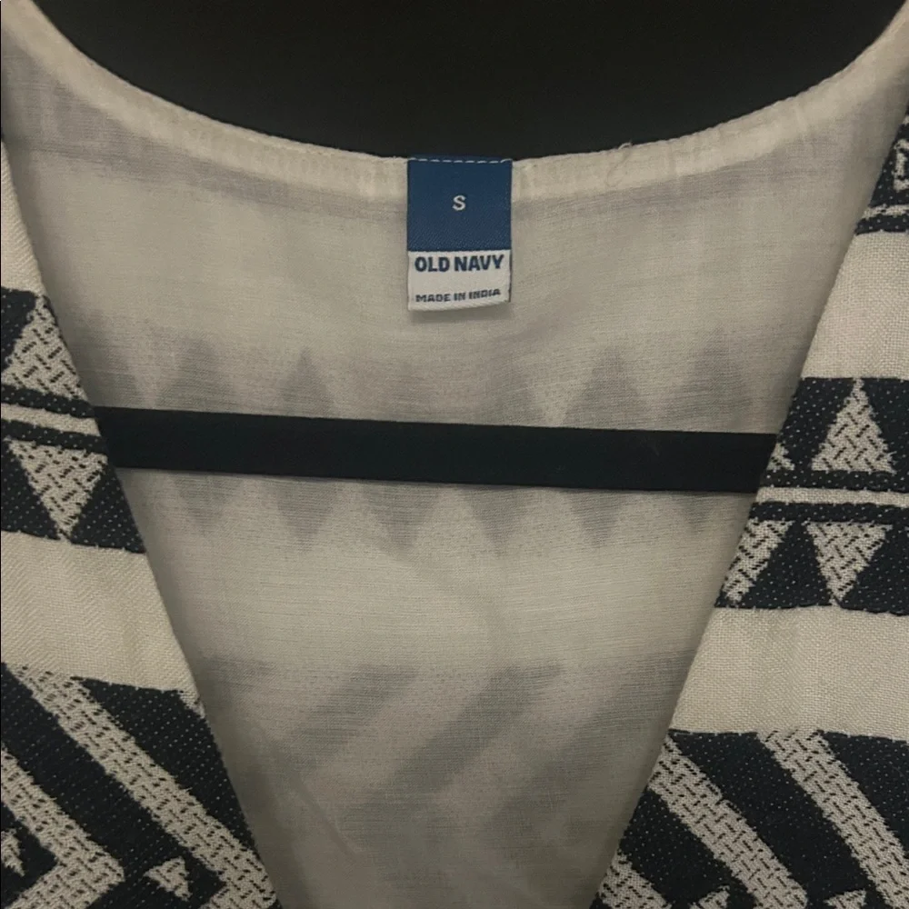 Old Navy Black and White Patterned Midi Dress - Picture 2 of 4